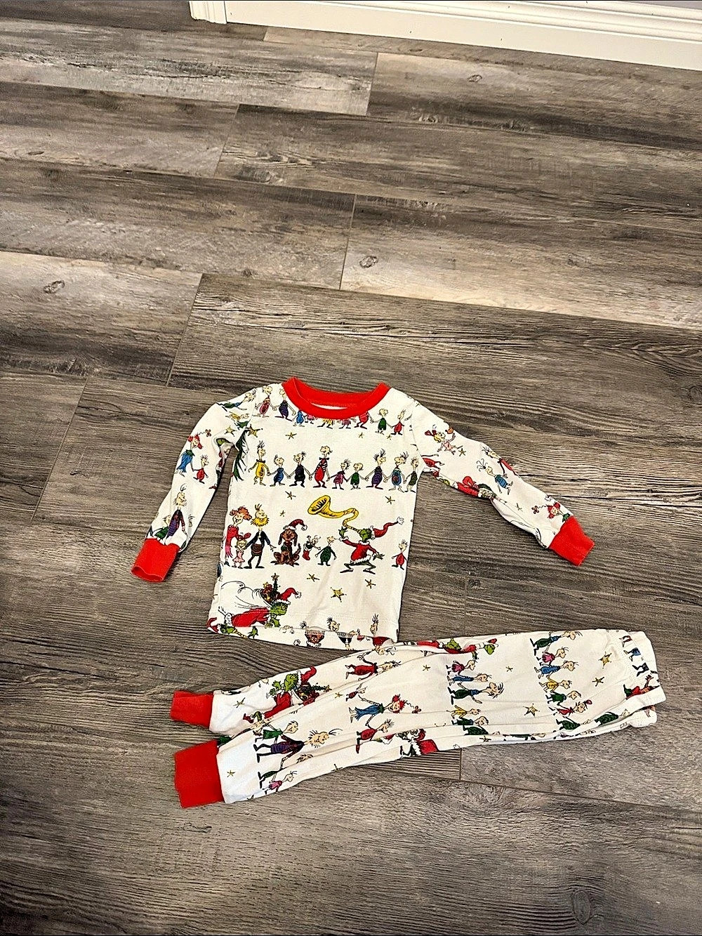 Pottery Barn Kids Dr. Seuss's The Grinch Organic Cotton Tight Fit Pajama Set